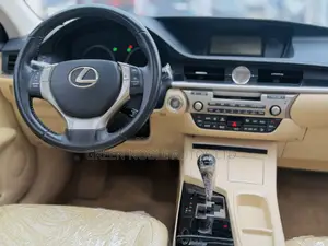 Lexus ES 350 FWD 2014 White
