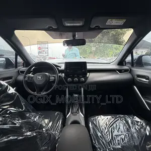 Toyota Corolla Cross 2023 Silver
