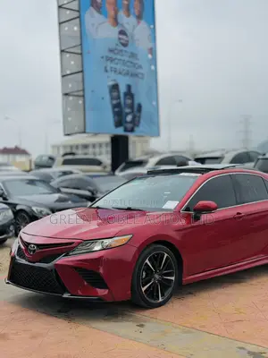 Toyota Camry XSE FWD (2.5L 4cyl 8AM) 2018 Red