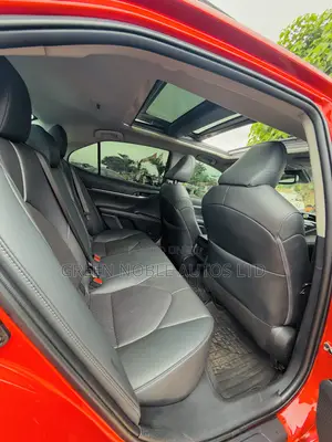 Toyota Camry XSE FWD (2.5L 4cyl 8AM) 2018 Red