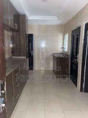 7bdrm Bungalow in 5Th Avenue, Bunkoro for rent