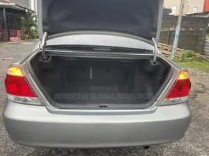 Toyota Camry LE 4dr Sedan (2.4L 4cyl 5A) 2006 Gray