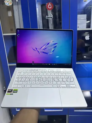 Laptop Asus ROG Zephyrus G14 16GB AMD Ryzen 9 SSD 1T