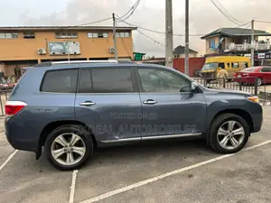 Toyota Highlander Limited 2012 Blue