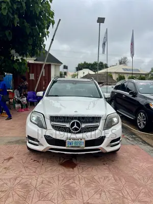 Mercedes-Benz GLK-Class Base GLK 350 4dr AWD 4MATIC (3.5L 6cyl 7A) 2015