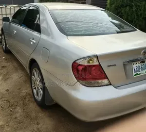 Toyota Camry 2006 Silver