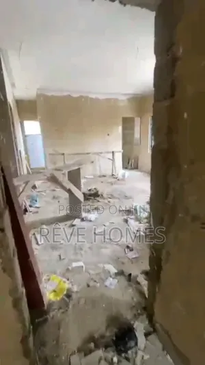 3bdrm Block of Flats in Shomolu / Shomolu for rent