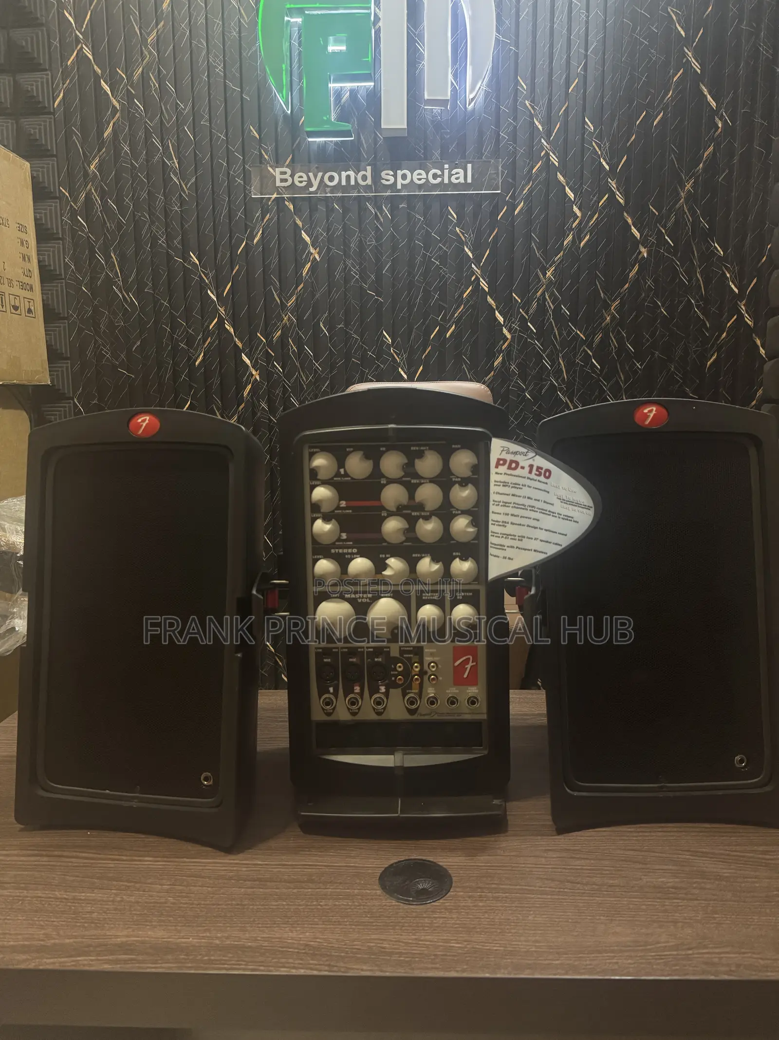 Fender Passport Pd-150 Pa System With Speakers Mixer