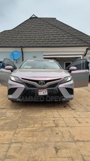 Toyota Camry XSE V6 FWD (3.5L 6cyl 8AM) 2018