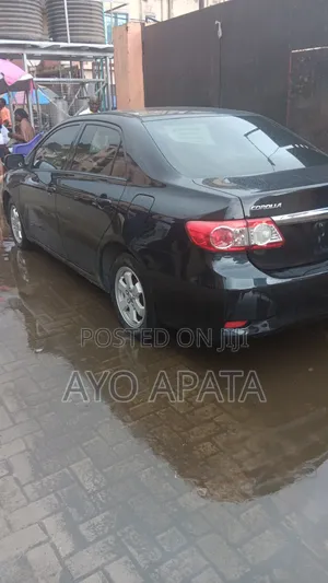 Toyota Corolla 2012 Black