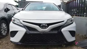 Toyota Camry 2019 White