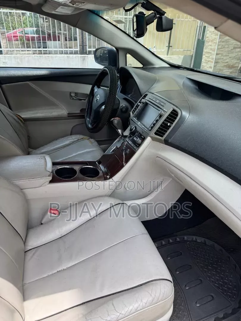 Toyota Venza 2011 Blue