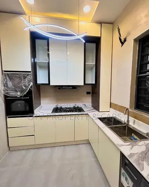 2bdrm Apartment in Lekki Phase 1 for sale
