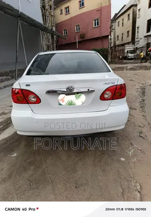 Toyota Corolla 2004 White