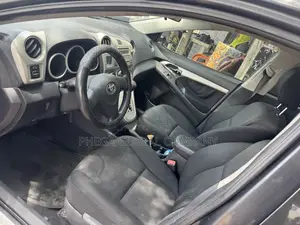 Toyota Matrix S Hatchback AWD (2.4L 4cyl 4A) 2010 Gray