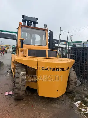 15 Tons Caterpillar Forklift