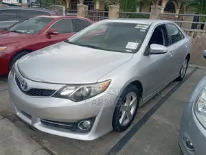 Toyota Camry 2014 Silver
