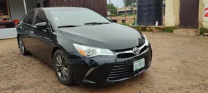 Toyota Camry SE 4dr Sedan (2.5L 4cyl 6A) 2016 White