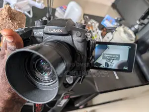 Lumix Gh5 + 25mm Lens