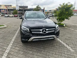 Mercedes-Benz C300 2019 Black