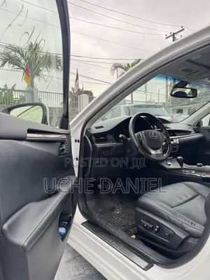 Lexus ES 2015 White