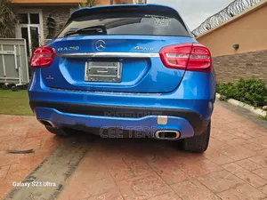 Mercedes-Benz GLA 250 2015 Blue