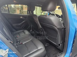 Mercedes-Benz GLA 250 2015 Blue