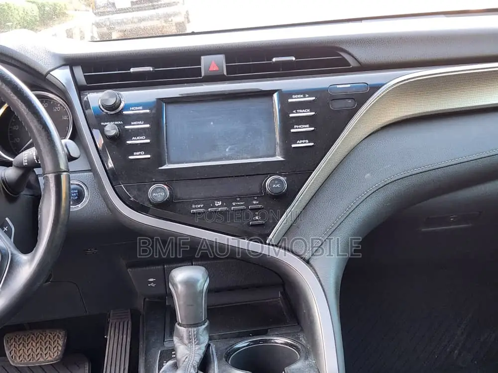 Toyota Camry 2018