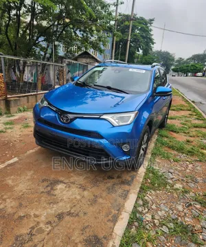 Toyota RAV4 2018 Blue