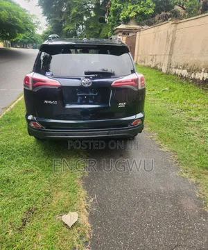 Toyota RAV4 2018 Blue