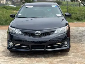 Toyota Camry SE 4dr Sedan (2.5L 4cyl 6A) 2013 Black