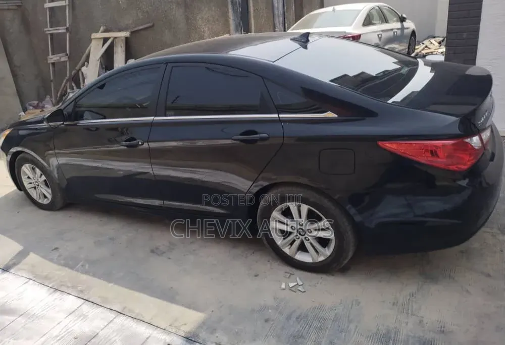 Hyundai Sonata 2011 Black