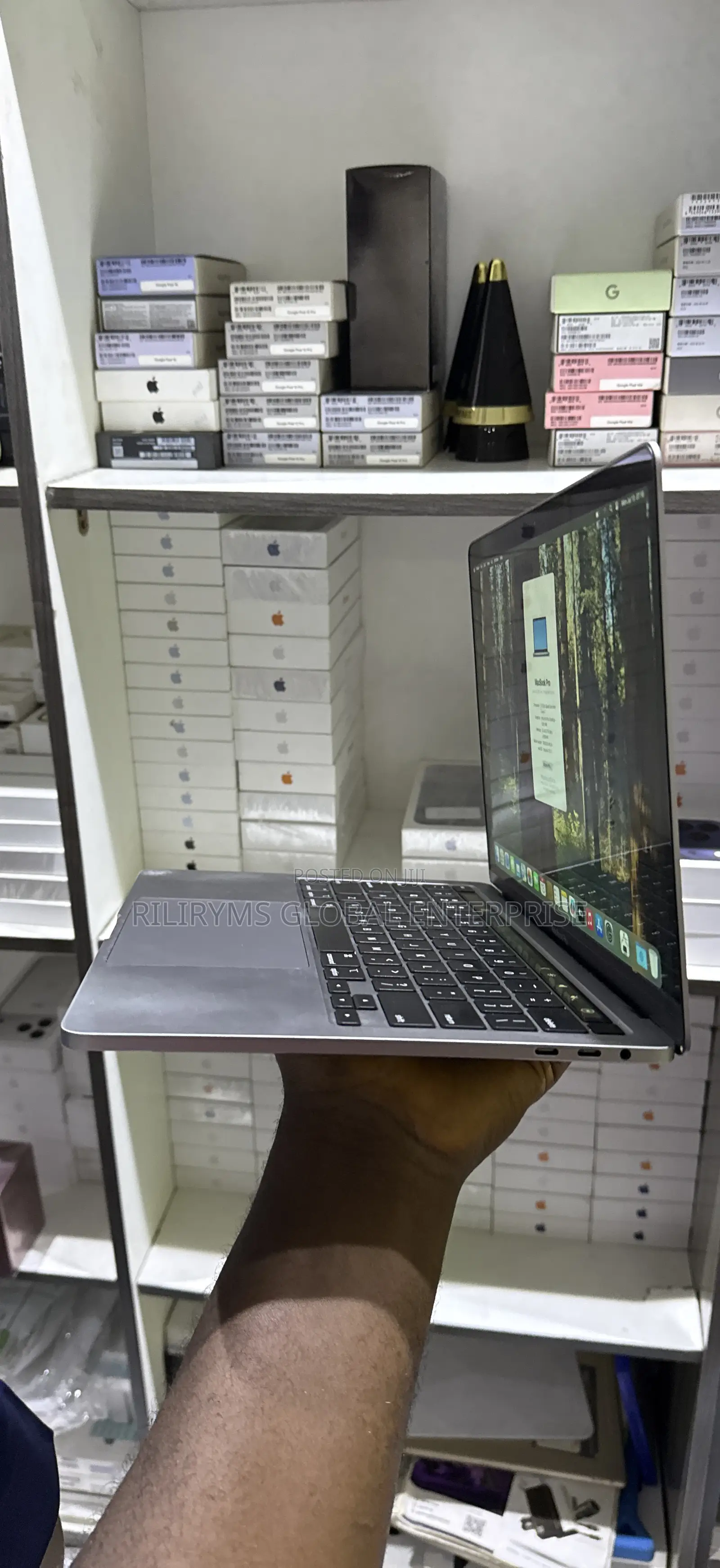 Laptop Apple MacBook Pro 2020 32GB Intel Core i7 SSD 1T