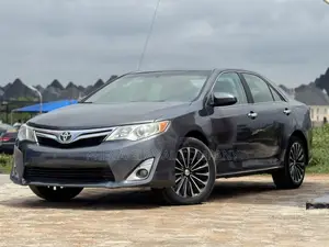Toyota Camry XLE 4dr Sedan (2.5L 4cyl 6A) 2013 Gray