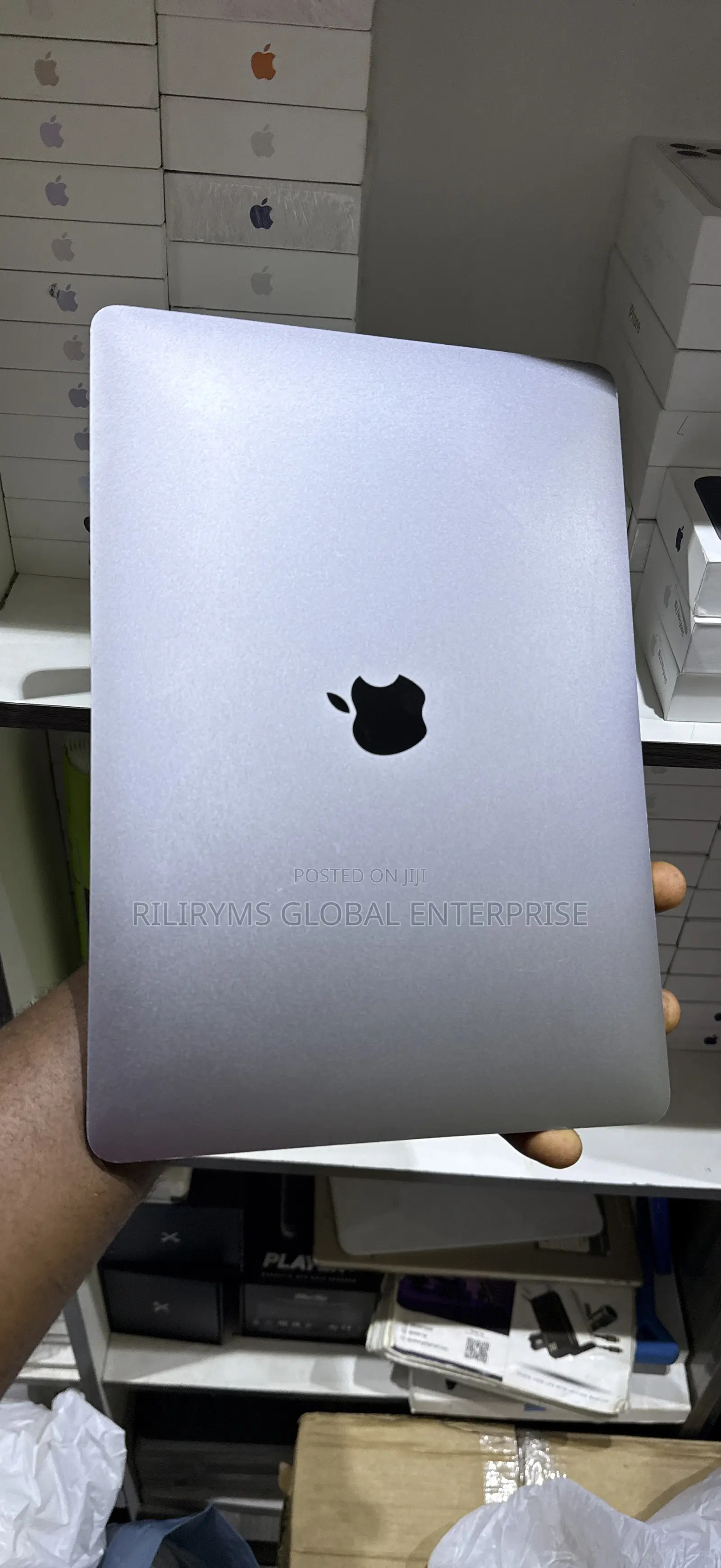 Laptop Apple MacBook Pro 2020 32GB Intel Core i7 SSD 1T