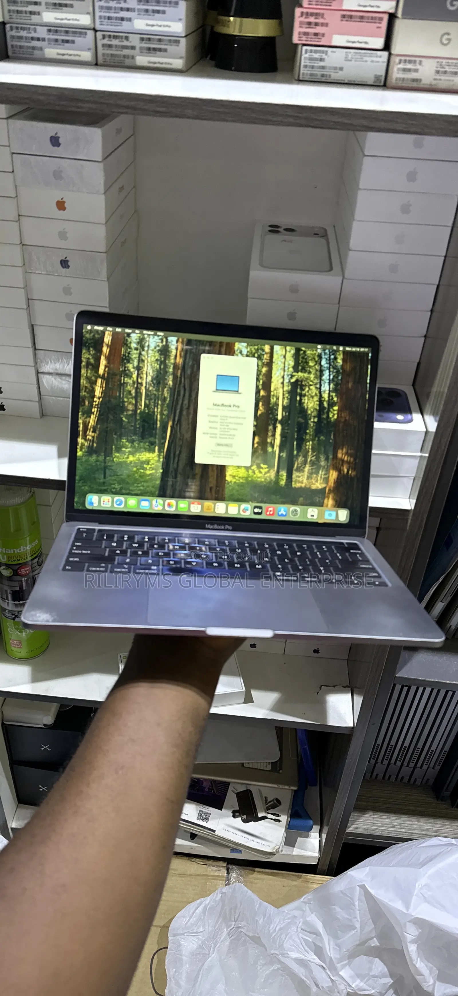 Laptop Apple MacBook Pro 2020 32GB Intel Core i7 SSD 1T