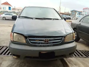 Toyota Sienna 2002 Blue