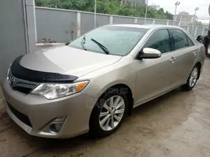 Toyota Camry 2014 Gold