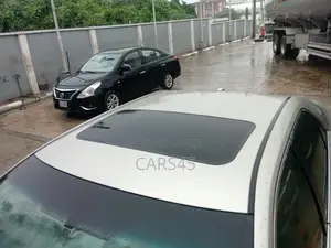 Toyota Camry 2014 Gold