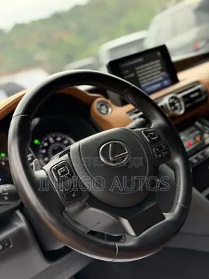 Lexus IS 2021 Gold