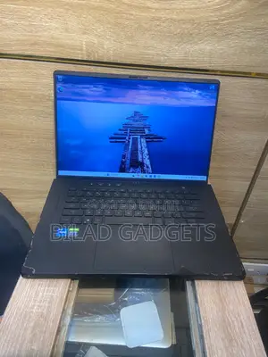Laptop Asus ROG Zephyrus G14 16GB AMD Ryzen 9 SSD 1T