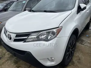 Toyota RAV4 Limited 4dr SUV (2.5L 4cyl 6A) 2015 White
