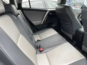 Toyota RAV4 Limited 4dr SUV (2.5L 4cyl 6A) 2015 White