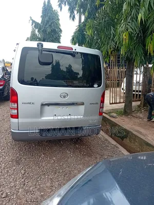 Toyota HiAce 2012 Silver