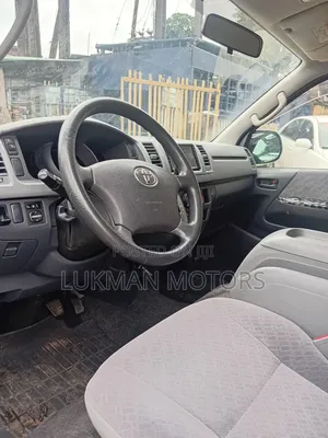 Toyota HiAce 2012 Silver