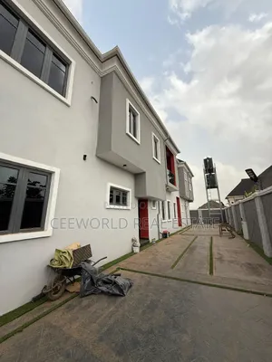 3bdrm Apartment in Akala Estate Akobo for rent