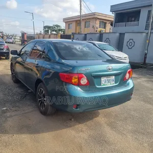 Toyota Corolla 2010 Green