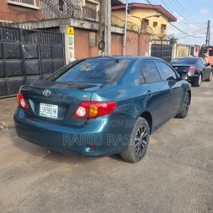 Toyota Corolla 2010 Green