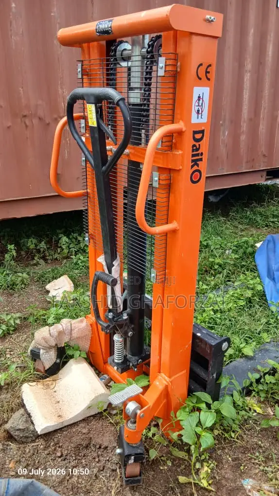 Manual Hydraulic Stack Lifter 1500 Kg