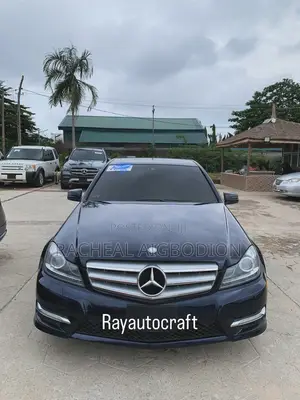 Mercedes-Benz C300 2013 Blue